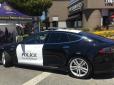 Якщо не міняти вчасно батарейки: Поліцейська Tesla розрядилася під час погоні за злочинцем