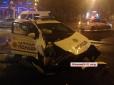 У Миколаєві поліцейський Prius на перехресті протаранив мікроавтобус (фото, відео)
