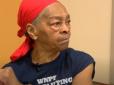 Не на ту напав: 82-річна пенсіонерка жорстоко побила злодія, який вдерся до неї в будинок (відео)