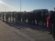 Пішохідний прохід закрили, все стоїть: Українці влаштували страйк на кордоні з Польщею (фото)