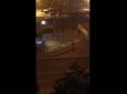 Троє втекли з сумкою грошей: Відео з нахабними грабіжниками банкоматів у Харкові