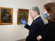 З архіву ПУ. Секретна спецоперація Зеленського та ексадвоката Януковича завершилася фарсом: Слідчі ДБР, не заставши Порошенка в музеї, спробували випхнути повістку... його дружині