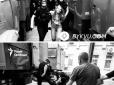 Затримали подругу Стерненка: Двоє дебелих поліцейських крутили тендітній дівчині руки (відео)