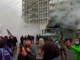 У Києві знов б'ють протестувальників: Після засідання суду у 