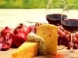 Будьте здорові!  Вчені розповіли, чому вино і сир корисні для організму