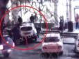 В Одесі авто поліції збило на тротуарі літню жінку (відео)