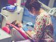 Видалили дитині 12 зубів замість 3, обдуривши батьків: На Київщині розгорівся скандал із приватними стоматологами (відео)