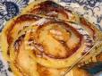 Сніданок сподобається і дітям, і дорослим: Простий рецепт сирних панкейків із яблуком від Ектора Хіменеса-Браво