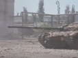 ЗСУ тримають оборону: У мережу потрапило відео бою українських танкістів із окупантами у Сєвєродонецьку