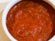 Чим вивести плями від томатного соусу та помідорів з одягу - корисні поради