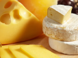 Без харчової плівки і фольги: Як зберігати сир, щоб він довго не засихав і не пліснявів
