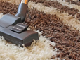 Який засіб насипати на килим, перш ніж його пропилососити - ефект від прибирання зросте в рази