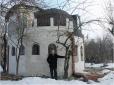 Будь-які холоди нестрашні: Українець збудував теплий будинок з пінопласту, в якому можна не платити за комуналку