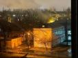 Відразу в двох районах: В окупованому Донецьку після серії вибухів почалася пожежа (фото, відео)
