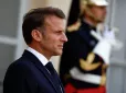 Макрон не потиснув Трампу руку під час зустрічі у Ватикані? На відео випадково потрапив цікавий момент
