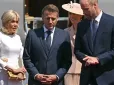 Перша леді Франції знову принизила чоловіка під час виходу з літака (відео)