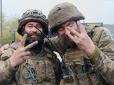 Героїв нагородили: Двоє українських військових 165 днів безперервно утримували позиції на передовій (фото)