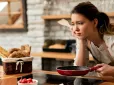 Чи можна смажити кілька разів на одній олії? Пояснюють експерти
