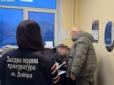 Для втручання не було жодних підстав: У Дніпрі лікарі-травматологи прооперували дитині здорову руку, зламавши її