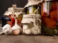 Консервація по-радянськи: ТОП-5 звичок, які сьогодні краще залишити в минулому